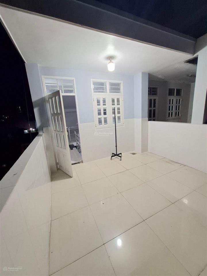 Bán nhà mặt phố 5 tầng tại lò gốm, 13 tỷ, 46m2