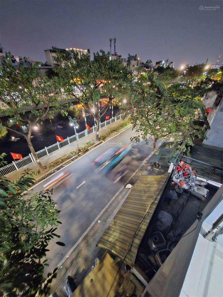 Bán nhà mặt phố 5 tầng tại lò gốm, 13 tỷ, 46m2