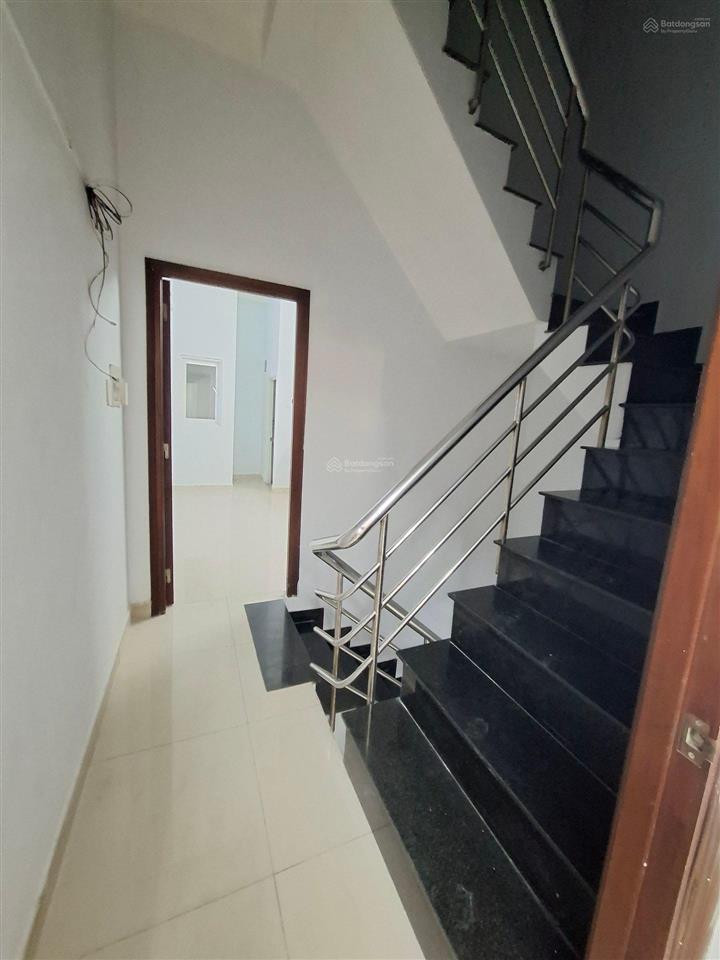 Bán nhà mặt phố 5 tầng tại lò gốm, 13 tỷ, 46m2