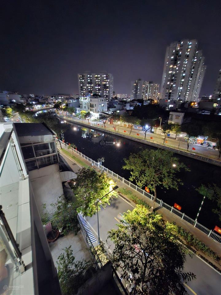 Bán nhà mặt phố 5 tầng tại lò gốm, 13 tỷ, 46m2