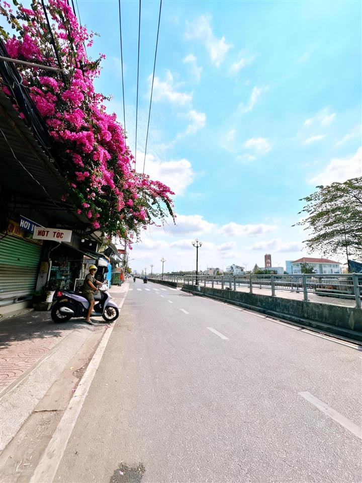 Mặt tiền phú định 160m giá nhỉnh 12 tỷ mua đất tặng nhà, giữ tiền quá đỉnh