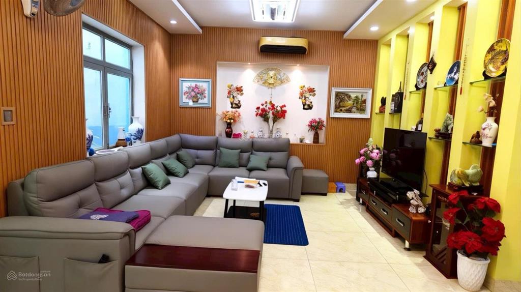 Diện tích khủng 133m2, nhà đẹp sát q1 giá bất ngờ