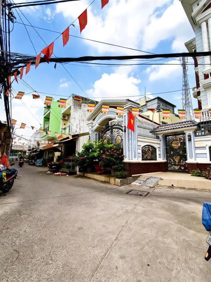 Chủ cần bán gấp giảm hẳn 1ty còn 8xx không mua là tiếc