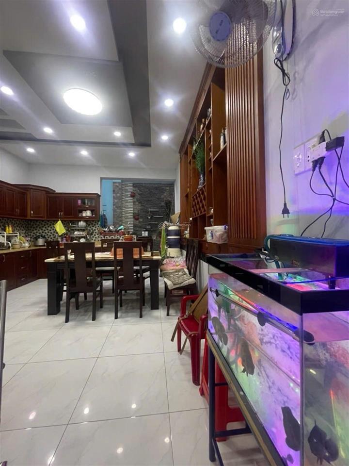 Bán nhà mặt phố tại an dương vương,90m2, 5pn, 6wc, 4t, mặt tiền đẹp sát võ văn kiệt 1 bước q5 q1