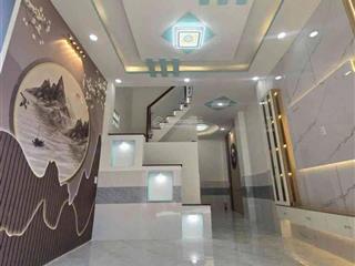 Nhà mới đường lương văn can, quận 8 dọn vào ở ngay.
nhỉnh 3tỷ