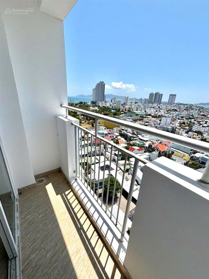 Bán căn tm view phố biển  chung cư hoàng quân  bắc nha trang( vĩnh hoà cũ ).  0943 523 ***
