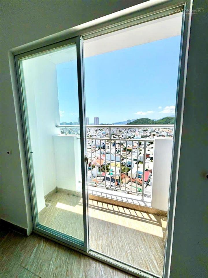 Bán căn tm view phố biển  chung cư hoàng quân  bắc nha trang( vĩnh hoà cũ ).  0943 523 ***