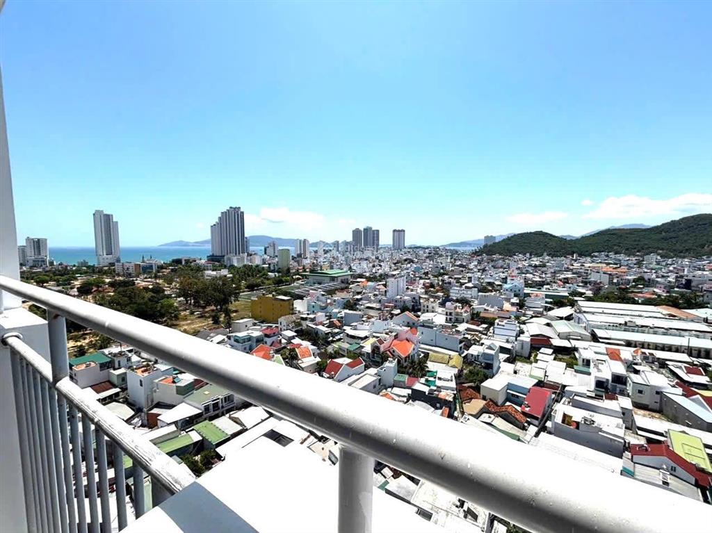 Bán căn tm view phố biển  chung cư hoàng quân  bắc nha trang( vĩnh hoà cũ ).  0943 523 ***