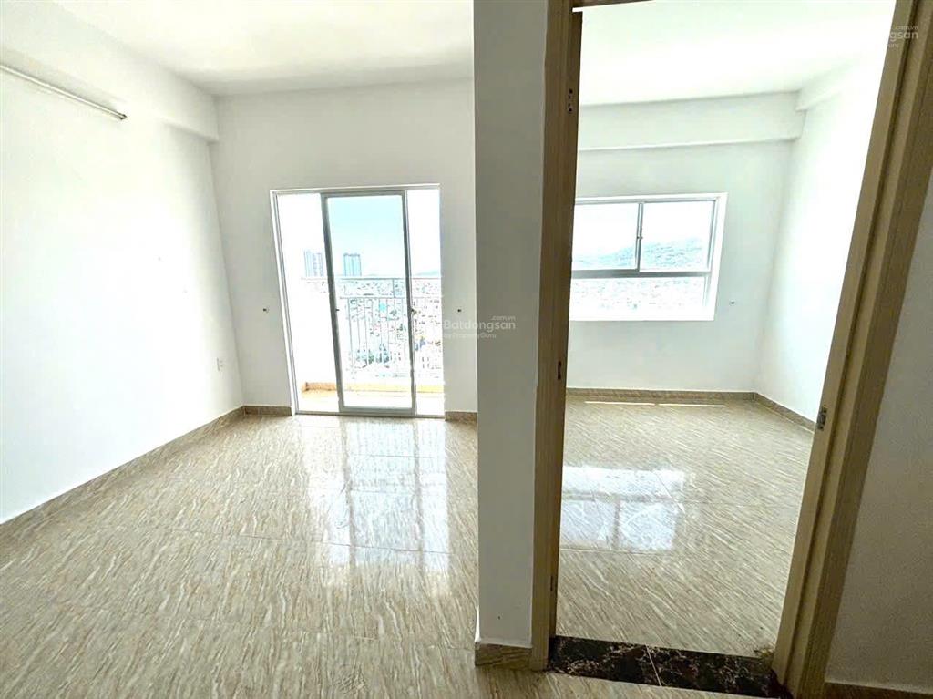 Bán căn tm view phố biển  chung cư hoàng quân  bắc nha trang( vĩnh hoà cũ ).  0943 523 ***