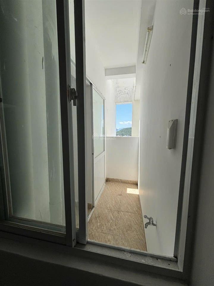 Bán căn tm view phố biển  chung cư hoàng quân  bắc nha trang( vĩnh hoà cũ ).  0943 523 ***