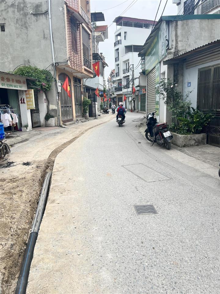 Hiếm có khó tìm nhà đẹp thạch bàn ô tô tránh thang máy xịn diện tích 35m