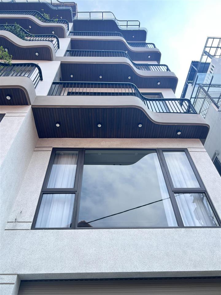 Giảm hơn 2 tỷ chủ cần bán gấp siêu phẩm sài đồng
nhà mới đẹp long lanh thang máy xịn lô góc