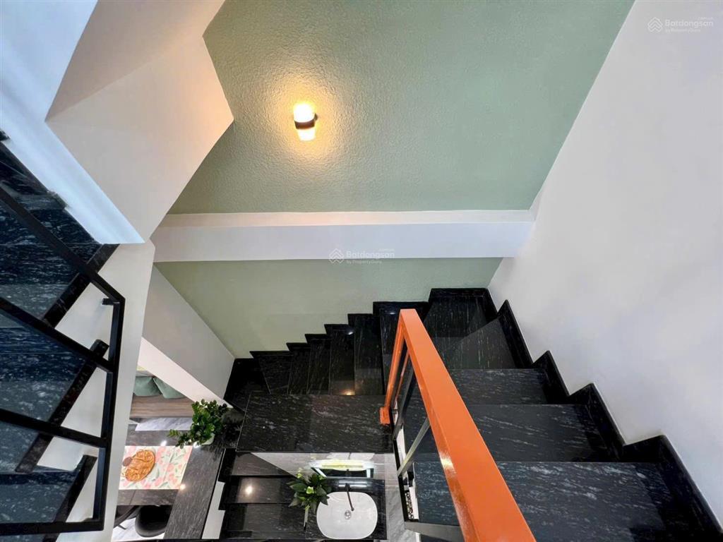 Góc 2 mặt tiền hiếm thông nhà mới đẹp, có pn tầng trệt full nội thất 6,28ty