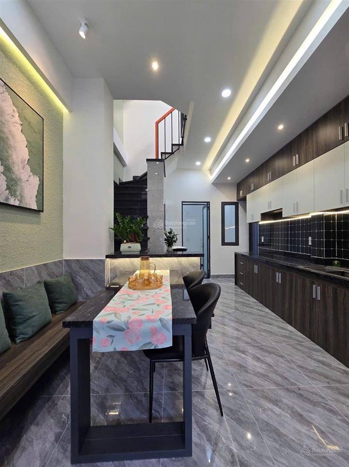 Góc 2 mặt tiền hiếm thông nhà mới đẹp, có pn tầng trệt full nội thất 6,28ty