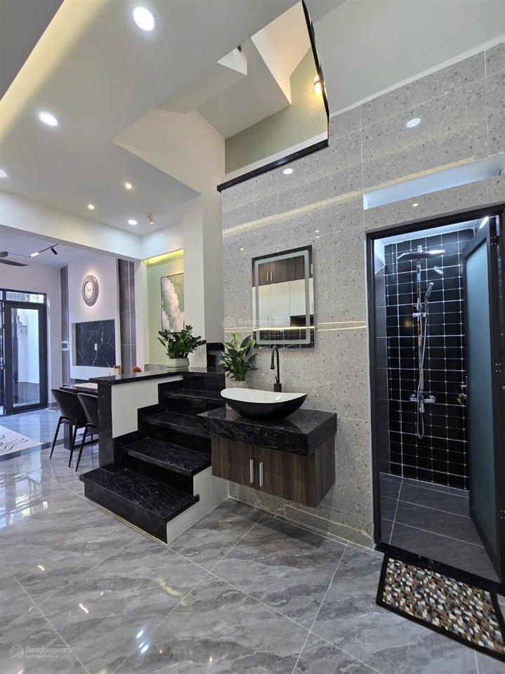 Góc 2 mặt tiền hiếm thông nhà mới đẹp, có pn tầng trệt full nội thất 6,28ty