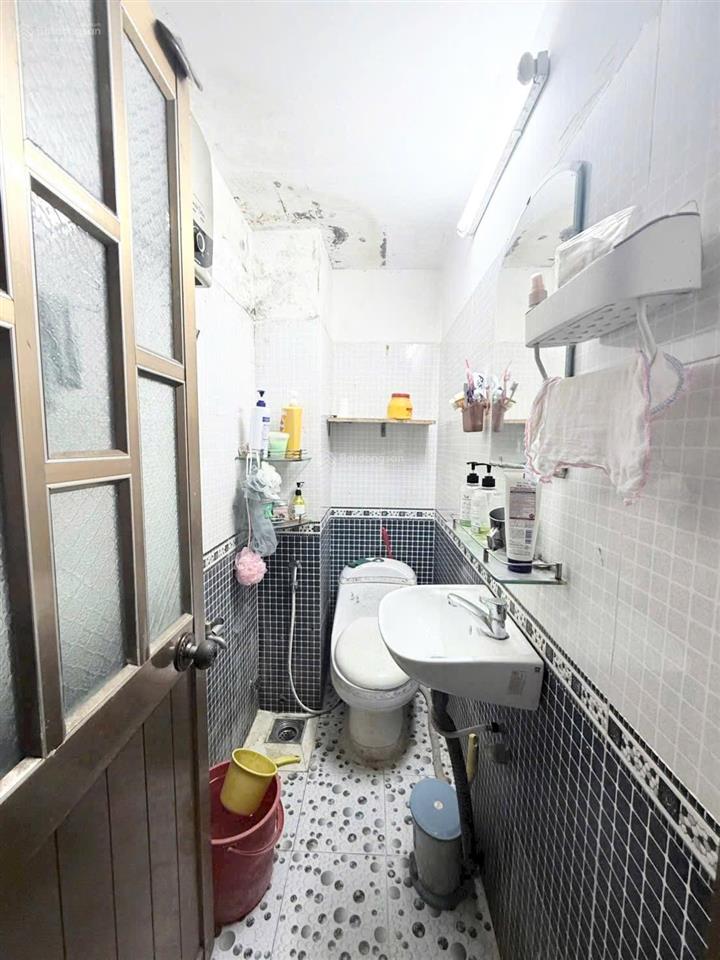Chỉ 4.95 tỷ sở hữu nhà 3 tầng ngang 5m gần emart khu nhà lầu cao cấp quang trung p14