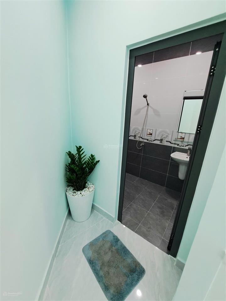 Nhà rộng , giá tốt ,gần rất nhiều tiện ích ngay chợ,nhà mới sẵn nội thất giá 3ty390