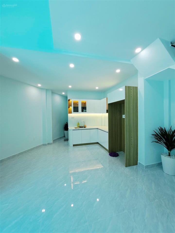 Nhà rộng , giá tốt ,gần rất nhiều tiện ích ngay chợ,nhà mới sẵn nội thất giá 3ty390