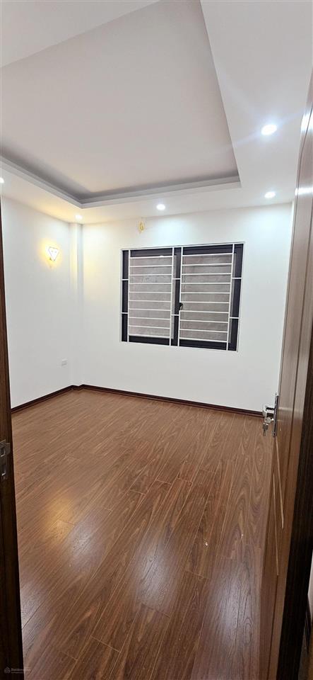 Bán nhà trần akhats chân hai bà trưng 45m 5 tầng thang máy 7 phòng mặt tiền 3.7m giá 11,85 tỷ sđcc