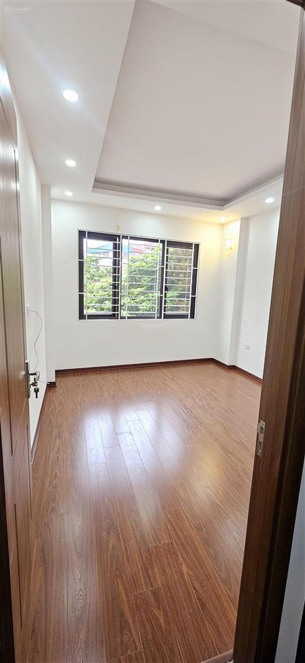 Bán nhà trần akhats chân hai bà trưng 45m 5 tầng thang máy 7 phòng mặt tiền 3.7m giá 11,85 tỷ sđcc