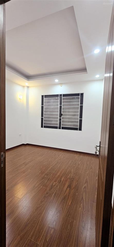 Bán nhà trần akhats chân hai bà trưng 45m 5 tầng thang máy 7 phòng mặt tiền 3.7m giá 11,85 tỷ sđcc