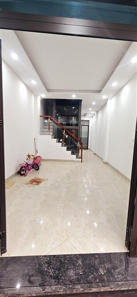 Bán nhà trần akhats chân hai bà trưng 45m 5 tầng thang máy 7 phòng mặt tiền 3.7m giá 11,85 tỷ sđcc