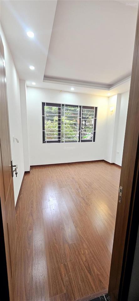 Bán nhà trần akhats chân hai bà trưng 45m 5 tầng thang máy 7 phòng mặt tiền 3.7m giá 11,85 tỷ sđcc