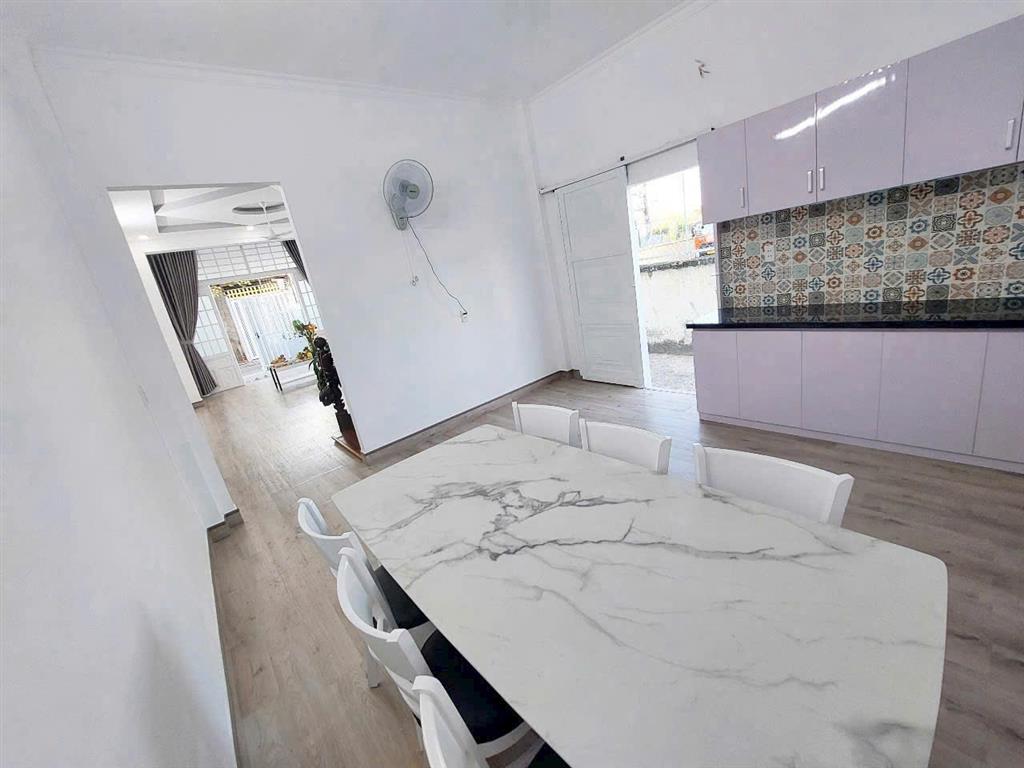 Mặt tiền chính kinh doanh 4 tỷ 86  shr gốc 2 mặt tiền 4 tỷ 86