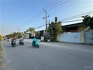 Kho lạnh ( 16 x48) 823m có 700m thổ cư  sổ hoàn công sát ql13 đối diện tân hiệp phát