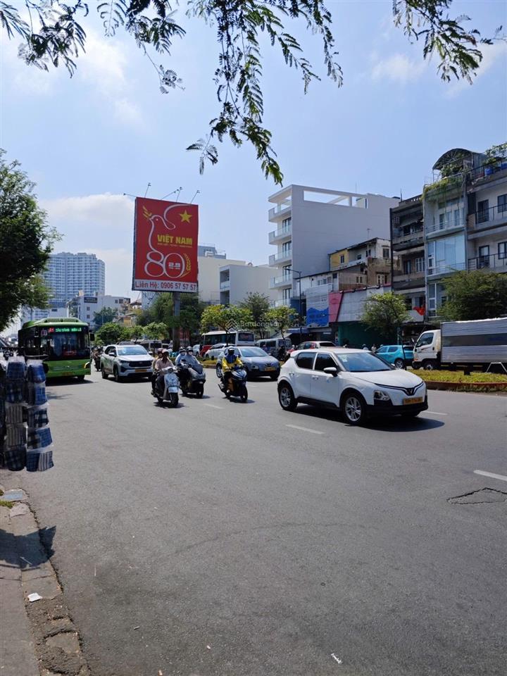 Mặt tiền hồng bàng ngay cây gõ cách y dược 2ph, 72m2 (4x18), lề 5m, chính chủ