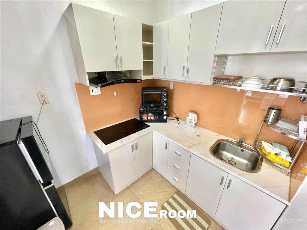 Căn hộ studio ban công ngay phạm viết chánh  toà nhà thang máy hầm xe thuận tiện đi quận 12