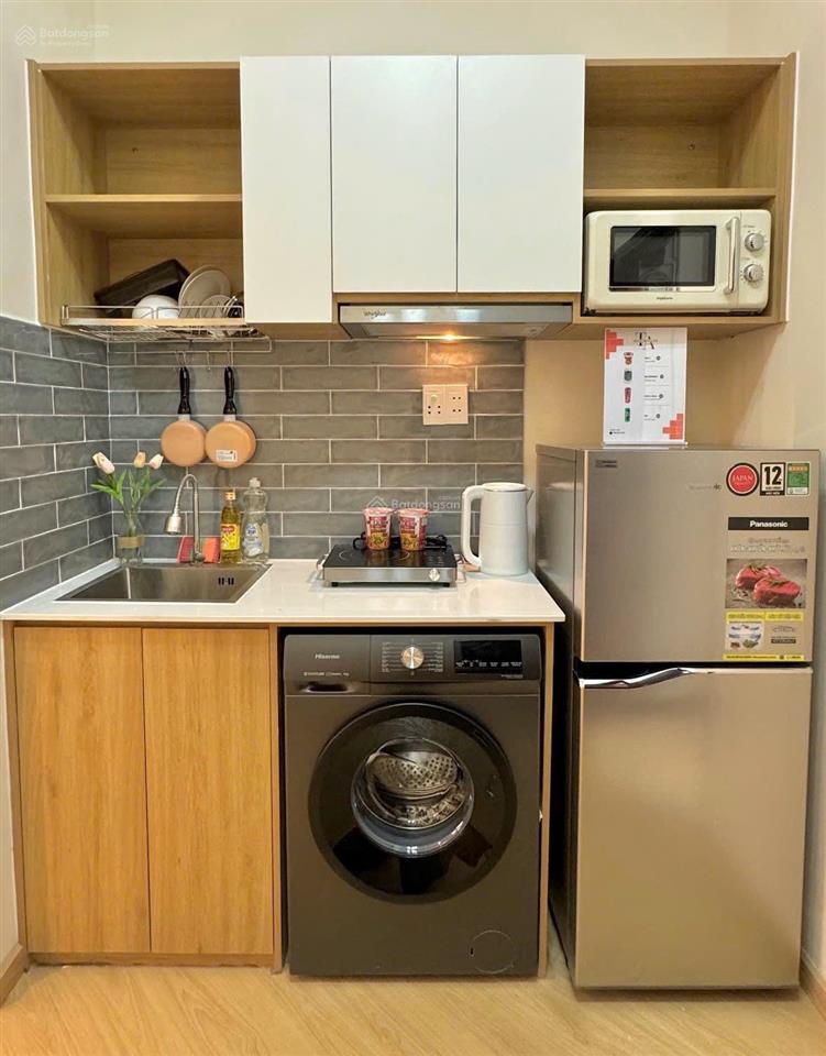 Căn hộ mini tách bếp , có ban công và máy giặt riêng ngay bờ kè trường sa