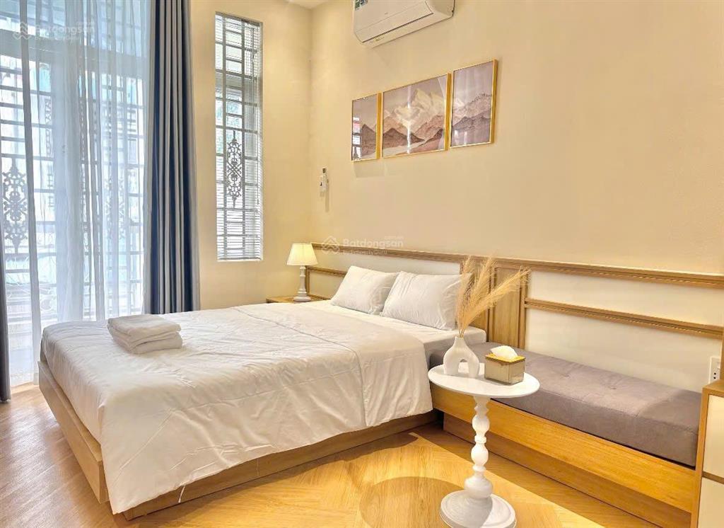 Căn hộ mini tách bếp , có ban công và máy giặt riêng ngay bờ kè trường sa