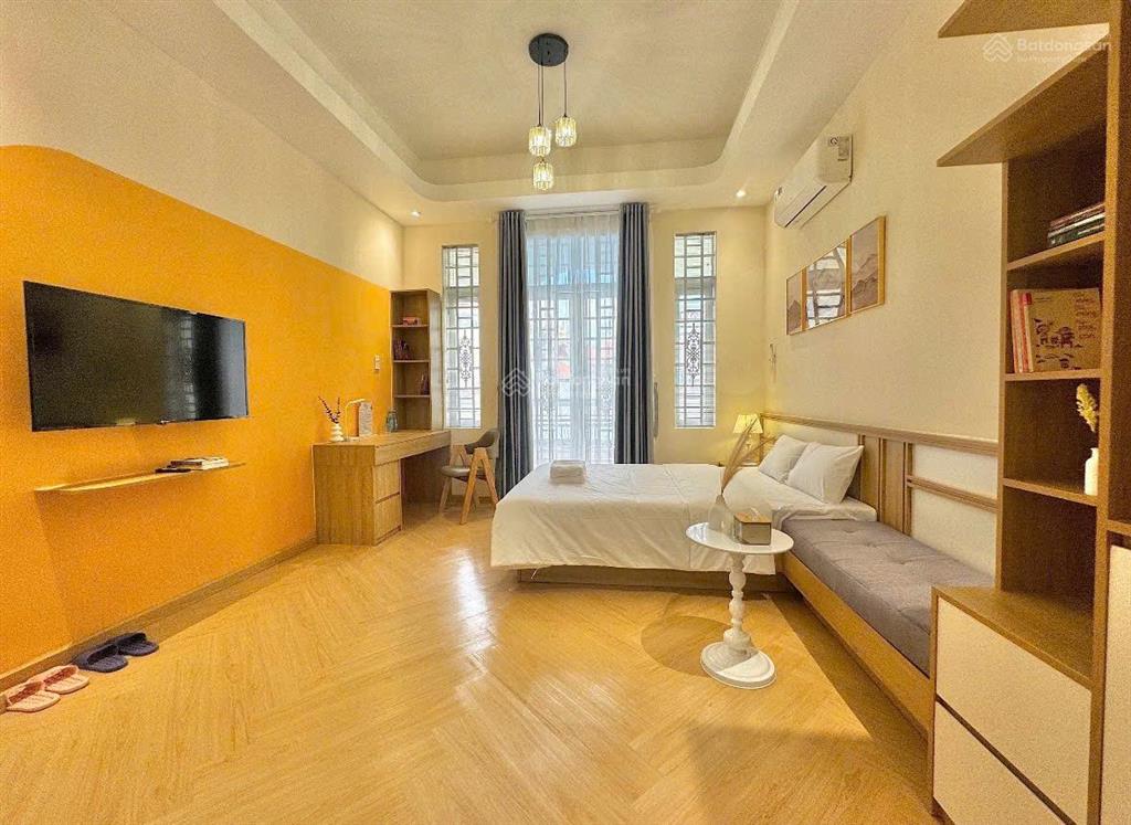 Căn hộ mini tách bếp , có ban công và máy giặt riêng ngay bờ kè trường sa