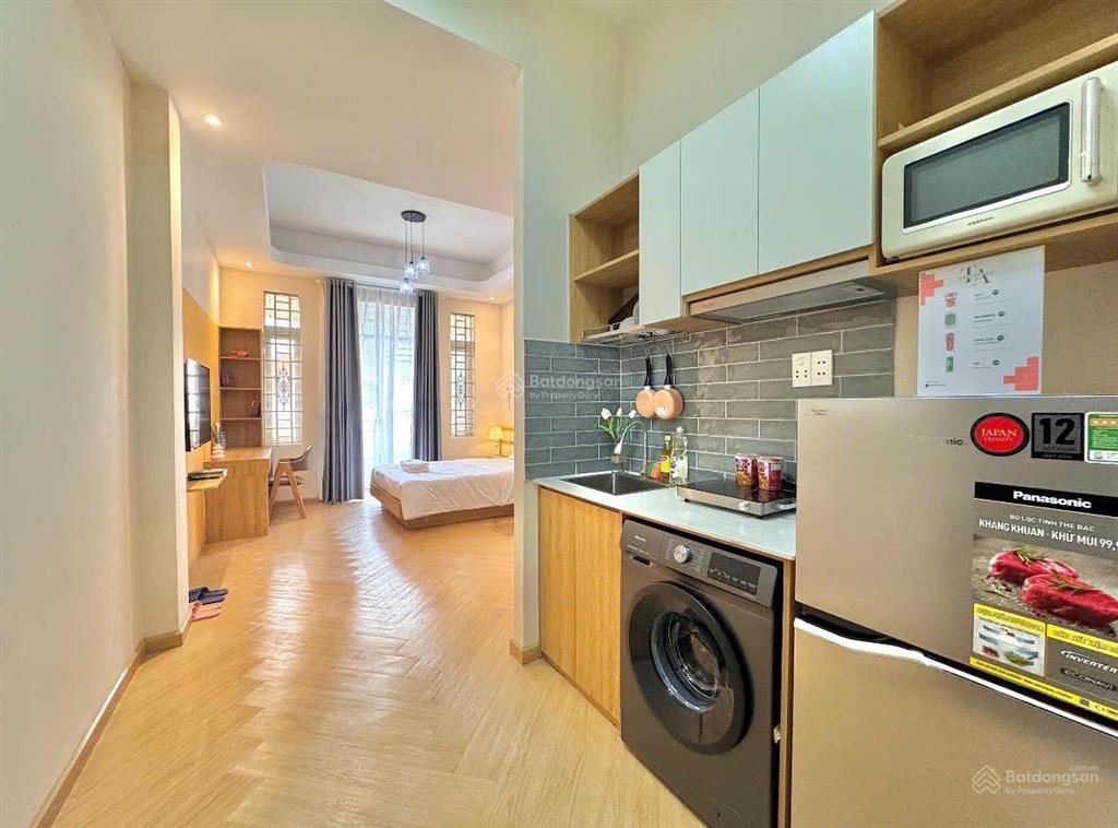 Căn hộ mini tách bếp , có ban công và máy giặt riêng ngay bờ kè trường sa