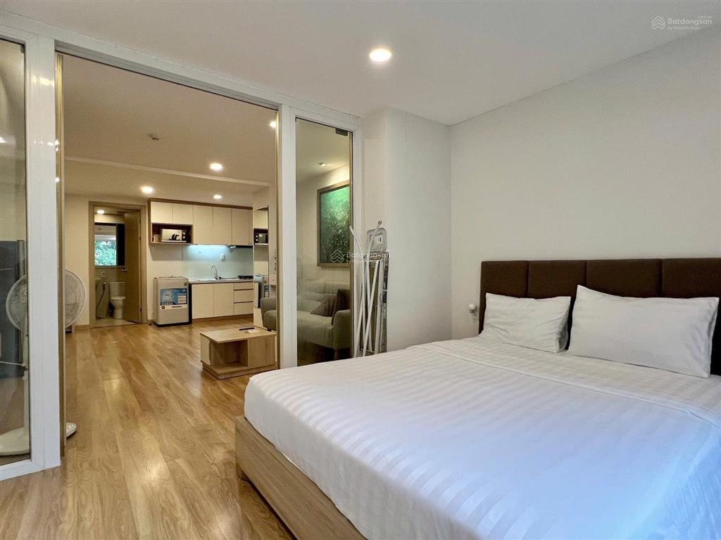 Cho thuê căn hộ studio  1pn tách bếp  cửa sổ lớn thoáng mát  máy giặt riêng tiện qua quận 1,2,3