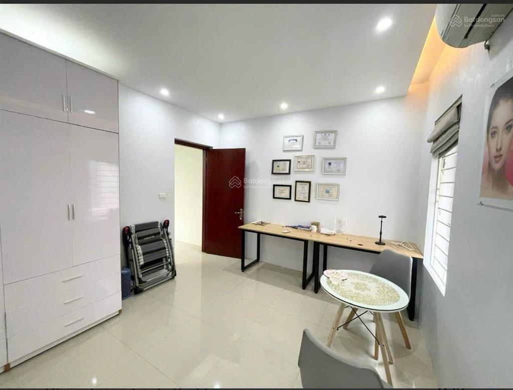 Bán căn liền kề 5 tầng kinh doanh đỉnh giá giảm sốc 2 tỷ bay nhanh trong tuần!
