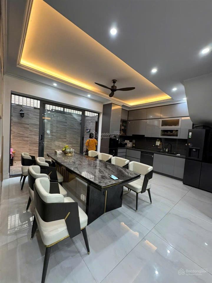 Bán căn liền kề 5 tầng kinh doanh đỉnh giá giảm sốc 2 tỷ bay nhanh trong tuần!