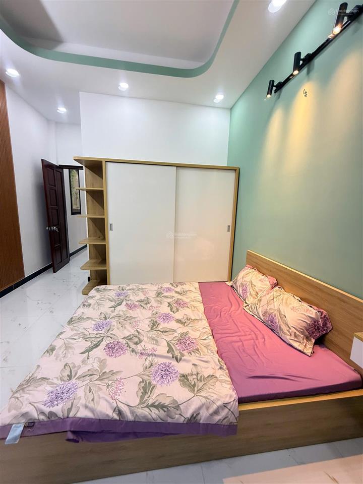 * hiếm có căn thứ 2. nhà 3t  dt 80m2, 4pn.4vs, oto 7 chỗ vào nhà ngay hương lộ 2. chỉ nhỉnh 7 tỷ
