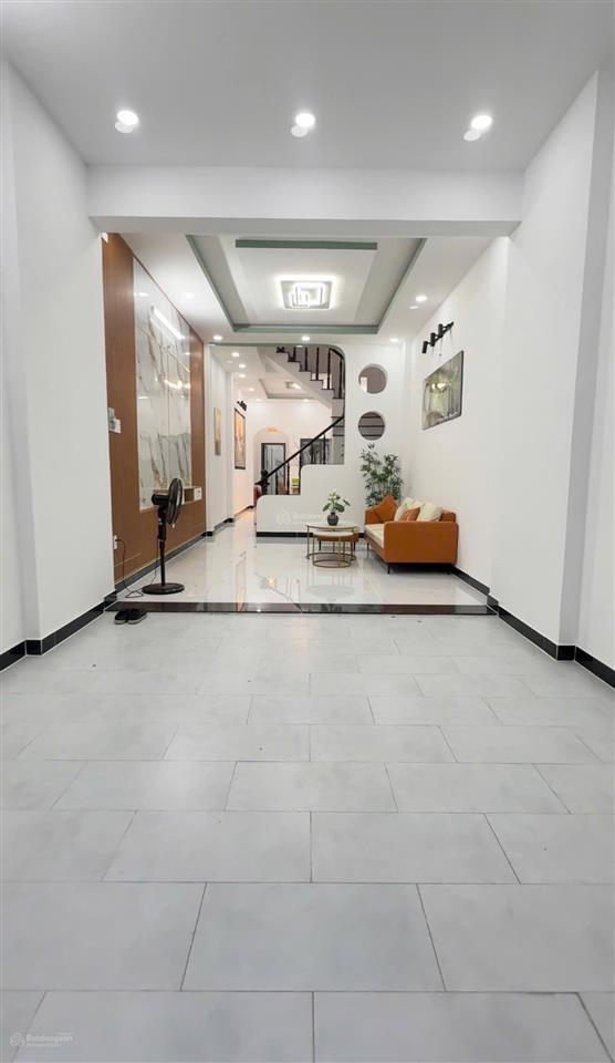 * hiếm có căn thứ 2. nhà 3t  dt 80m2, 4pn.4vs, oto 7 chỗ vào nhà ngay hương lộ 2. chỉ nhỉnh 7 tỷ