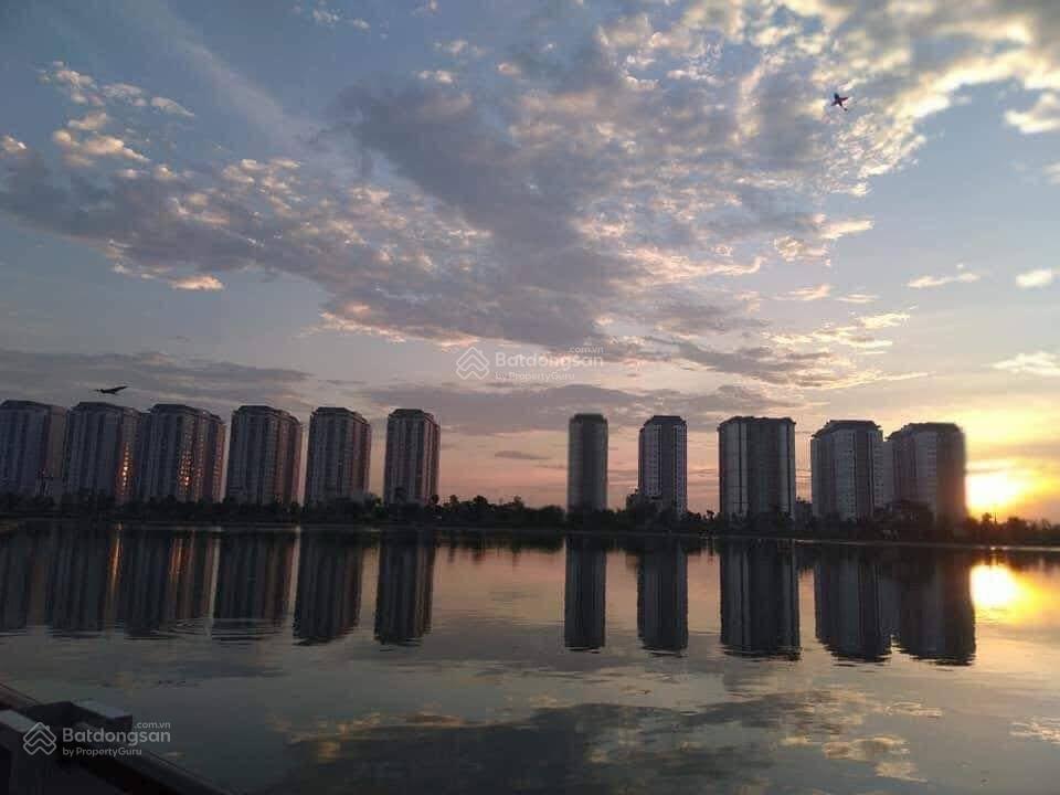 Chính chủ cho thuê căn hộ 3 pn 2 vs. vào ở ngay, nội thất đầy đủ.
