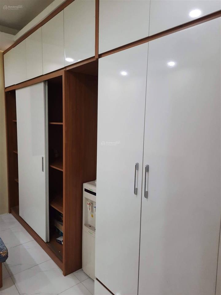 Chính chủ cho thuê căn hộ 3 pn 2 vs. vào ở ngay, nội thất đầy đủ.