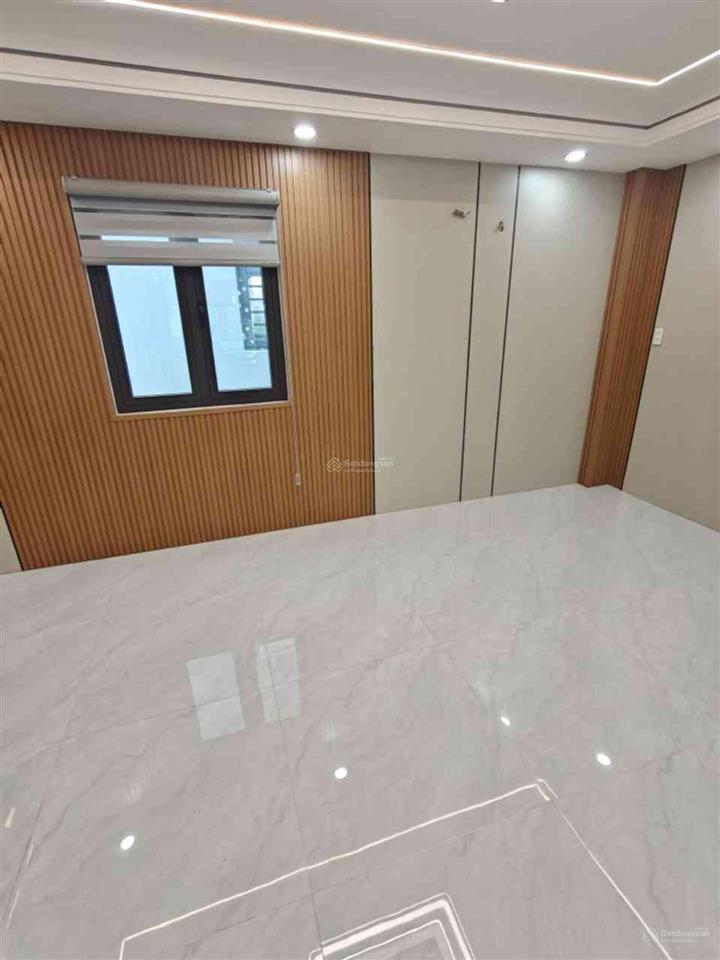 Nhà hẻm xe tải thông, có 3 hướng vào nhà ngang 5,2m nhở hậu gần 6m