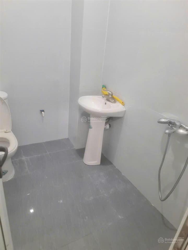 Chính chủ cho thuê nhà nguyên căn 5 tầng 3 phòng ngủ, 3 wc riêng giá 9 triệu/tháng