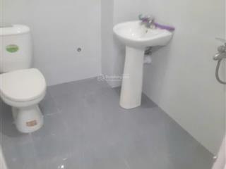Chính chủ cho thuê nhà nguyên căn 5 tầng 3 phòng ngủ, 3 wc riêng giá 9 triệu/tháng