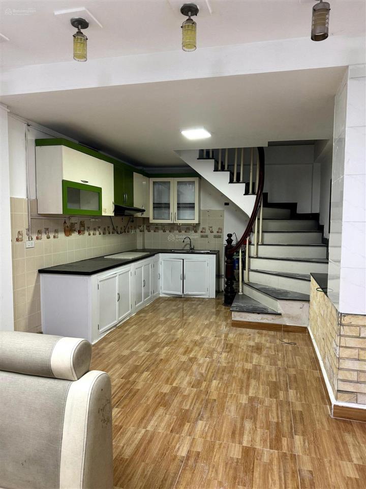 Chính chủ cho thuê nhà nguyên căn 5 tầng 3 phòng ngủ, 3 wc riêng giá 9 triệu/tháng