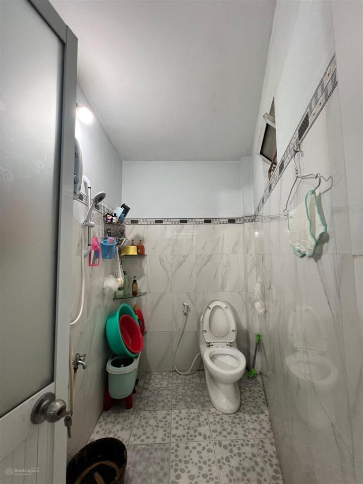 Tại sao căn nhà gần kiều đàm chỉ 4.9 tỷ có phòng ngủ dưới trệt này không dành cho anh chị ?