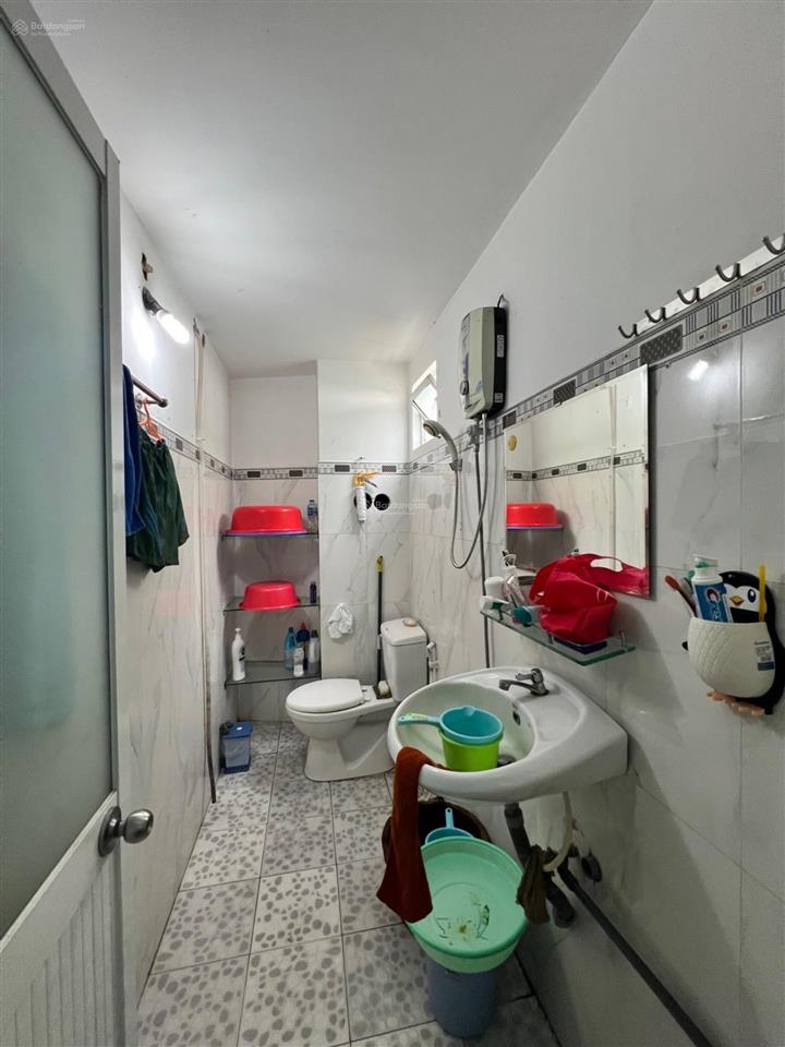 Tại sao căn nhà gần kiều đàm chỉ 4.9 tỷ có phòng ngủ dưới trệt này không dành cho anh chị ?