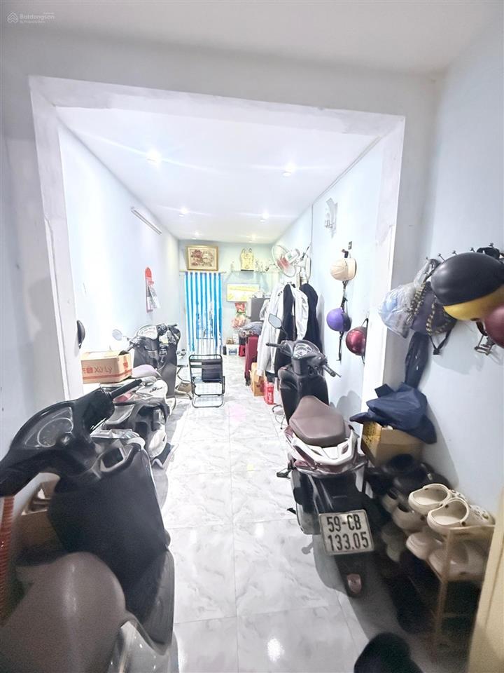 Nhà mặt tiền đường lớn, ngay trung tâm q7, phù hợp vừa ở vừa kinh doanh hoặc cho thuê