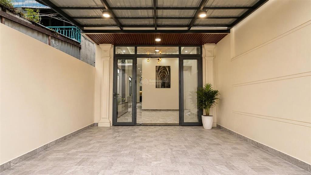 Nhà đẹp 96m2 gần trường đh chỉ nhỉnh 6 tỷ tl